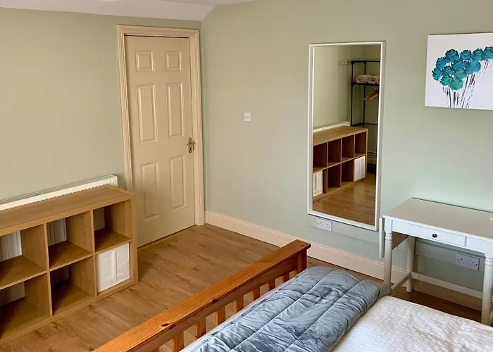 Carrigadaggen 2 King Bed - Spacious & Comfy! *